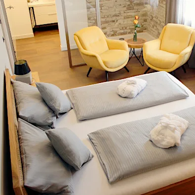 Individuell gestaltetes Doppelzimmer im ARTHOTEL Herrsching